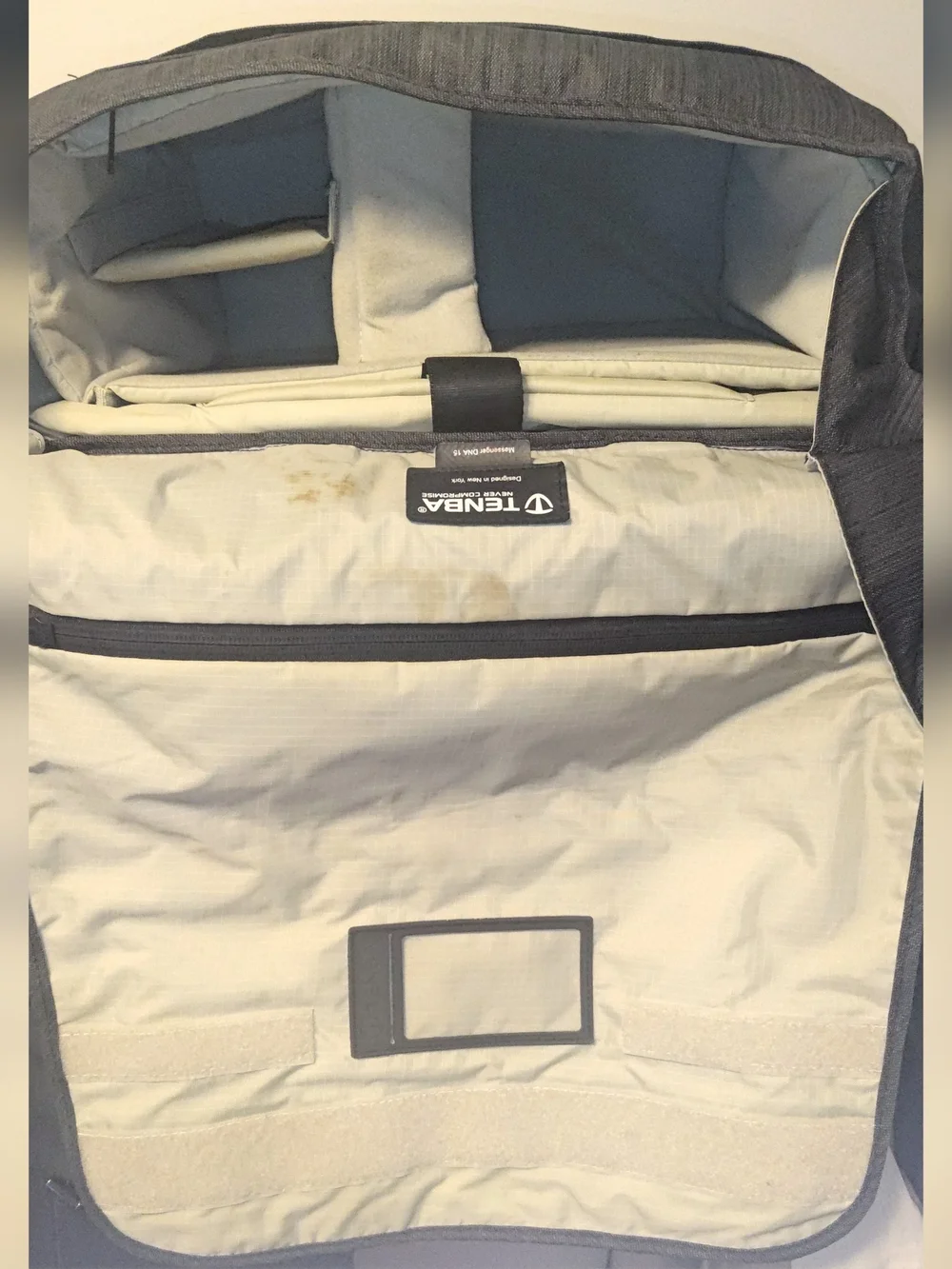 Tenba DNA 15 Messenger Bag